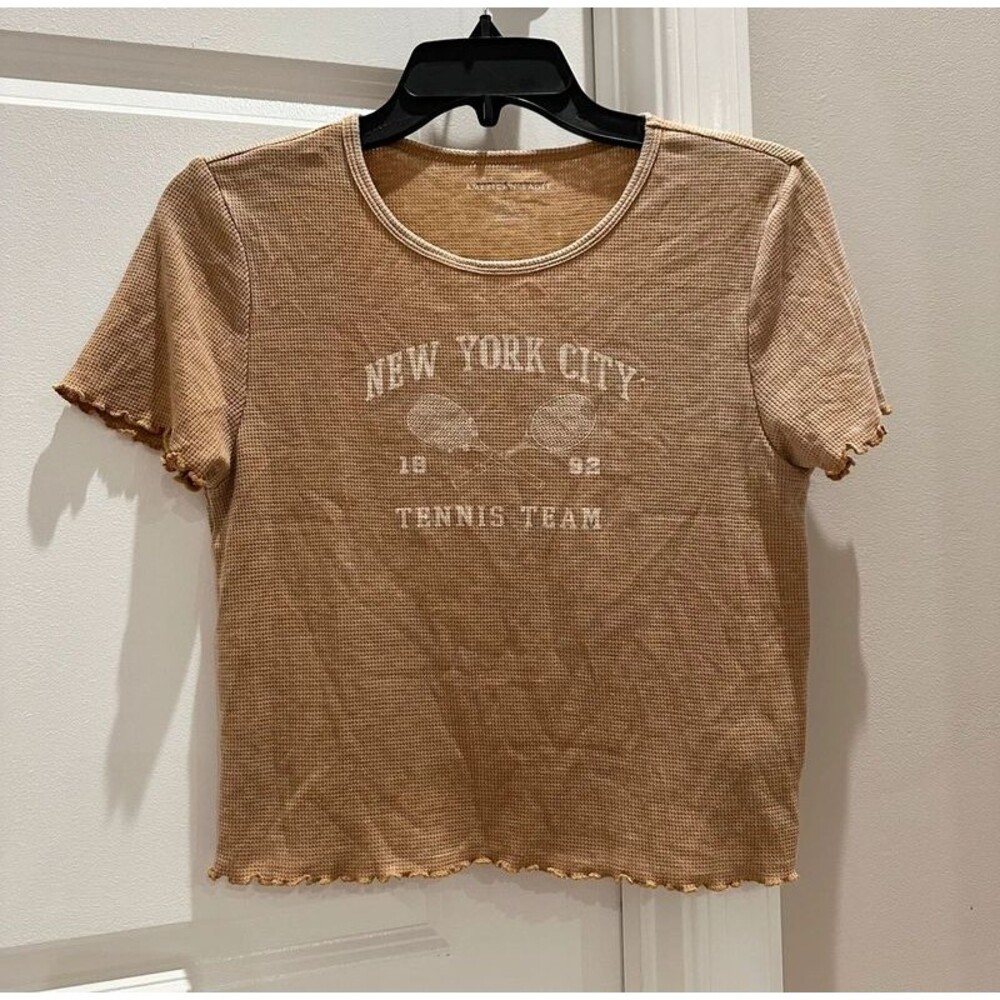 American Eagle NYC Tennis Cropped Tee